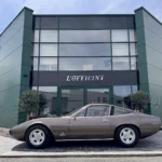 Ferrari 365 GTC/4 Marrone Colorado dans le showroom L’Officina à Overijse